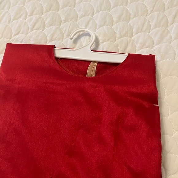 Kurt Adler Red Reindeer Christmas Tree Skirt 54" - Picture 5 of 5